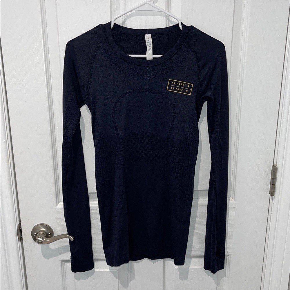 Lululemon Notre Dame Irish ☘️ Coordinate Swiftly Tech Long Sleeve Top Navy 4